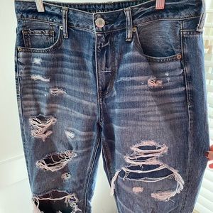 American Eagle medium wash mom jeans